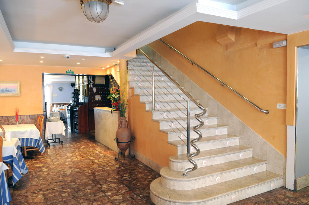 Hostal Can Marines ซันต์การ์เลสเดลาราปีตา ภายนอก รูปภาพ